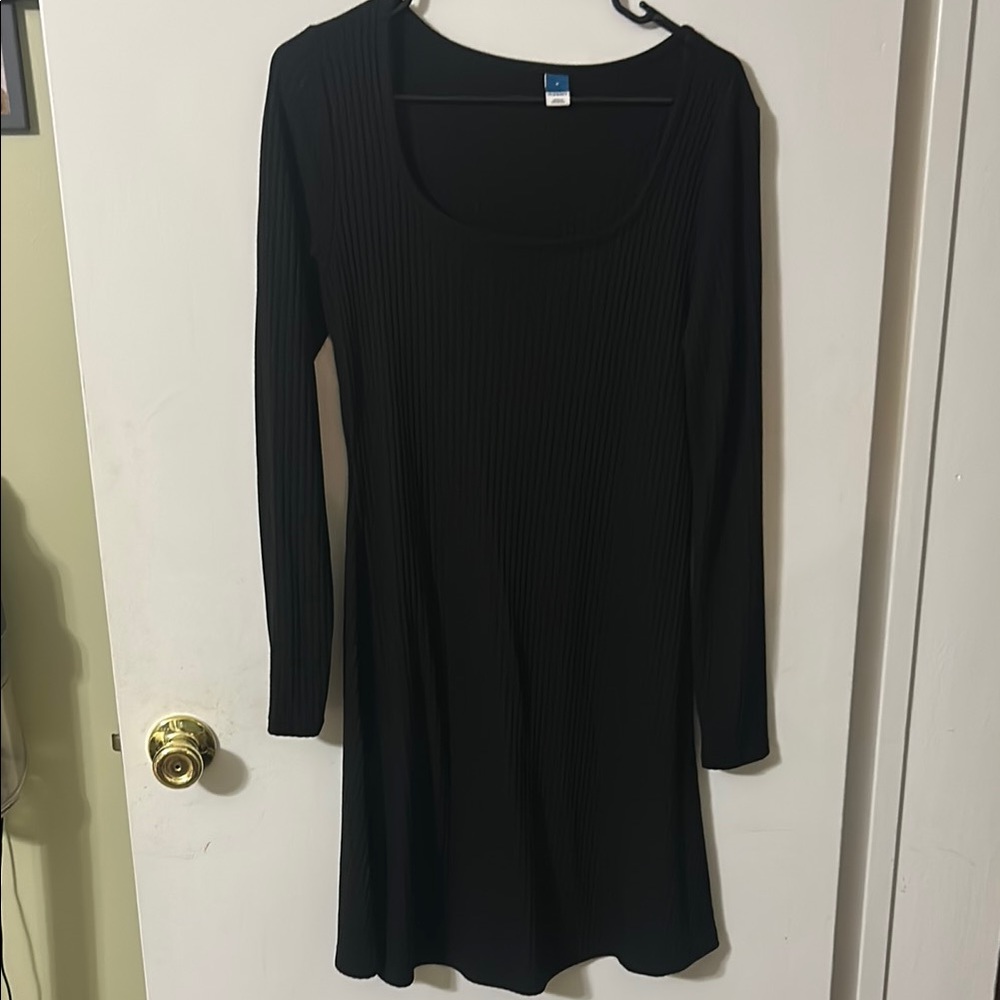 Elegant Black Long Sleeve Dress